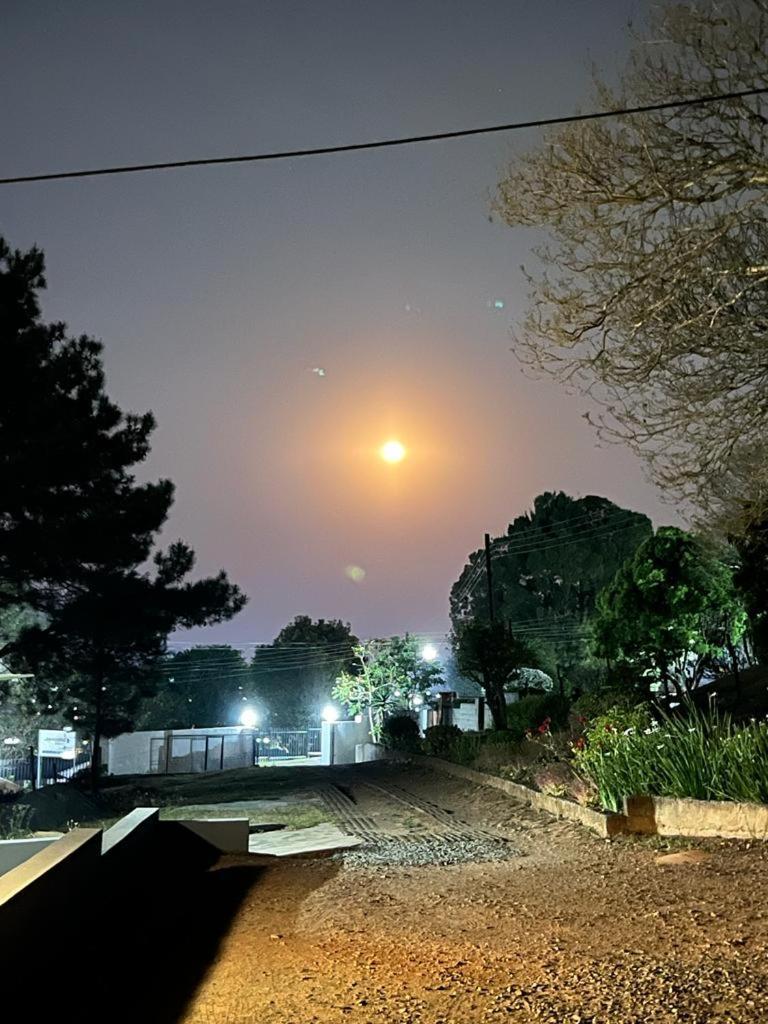 Otentik Guesthouse Mbabane Esterno foto