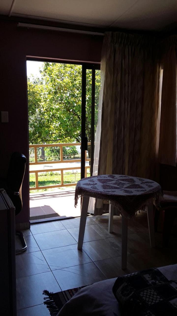 Otentik Guesthouse Mbabane Esterno foto