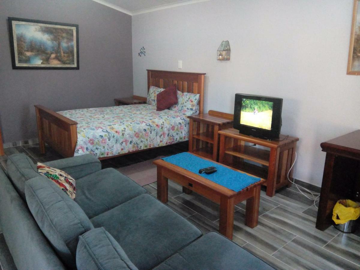 Otentik Guesthouse Mbabane Esterno foto